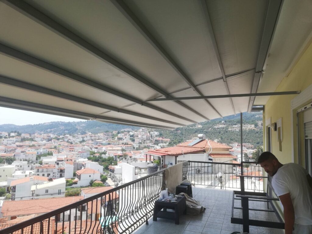 Τέντα με βραχίονες σε μπαλκόνι με θέα, Pergotenta